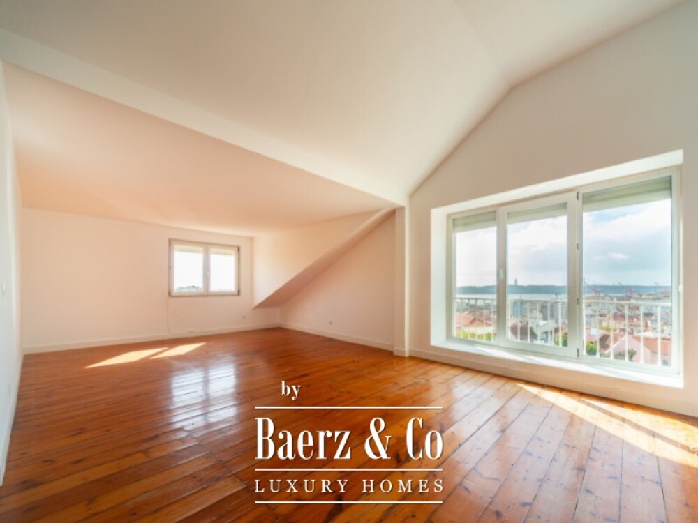 Discover this exceptional two-bedroom apartment in Príncipe Real, offering truly breathtaking views. image