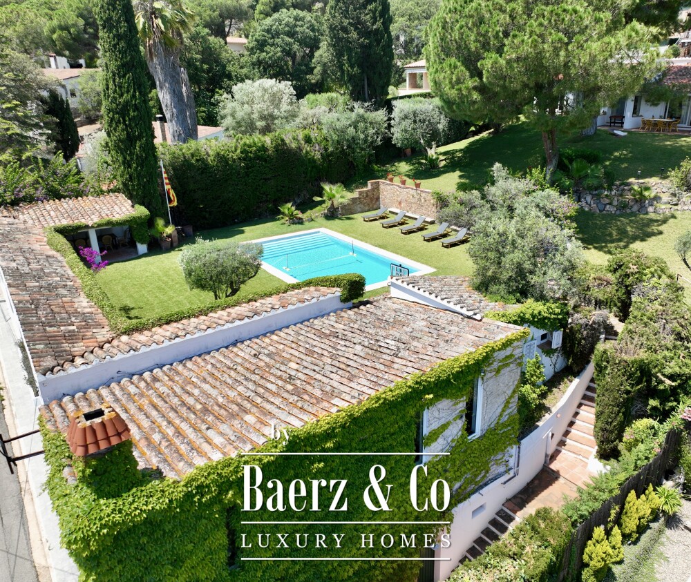 Elegant Mediterranean estate with sea views and proven investment appeal — Calonge, Costa Brava image