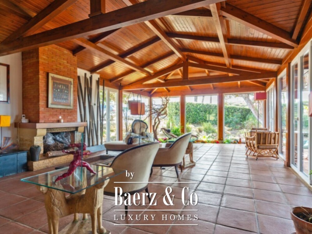Single storey 3 bedroom villa with swimming pool, tennis court and plot of 5,320 sqm in Fontanelas, Sintra image