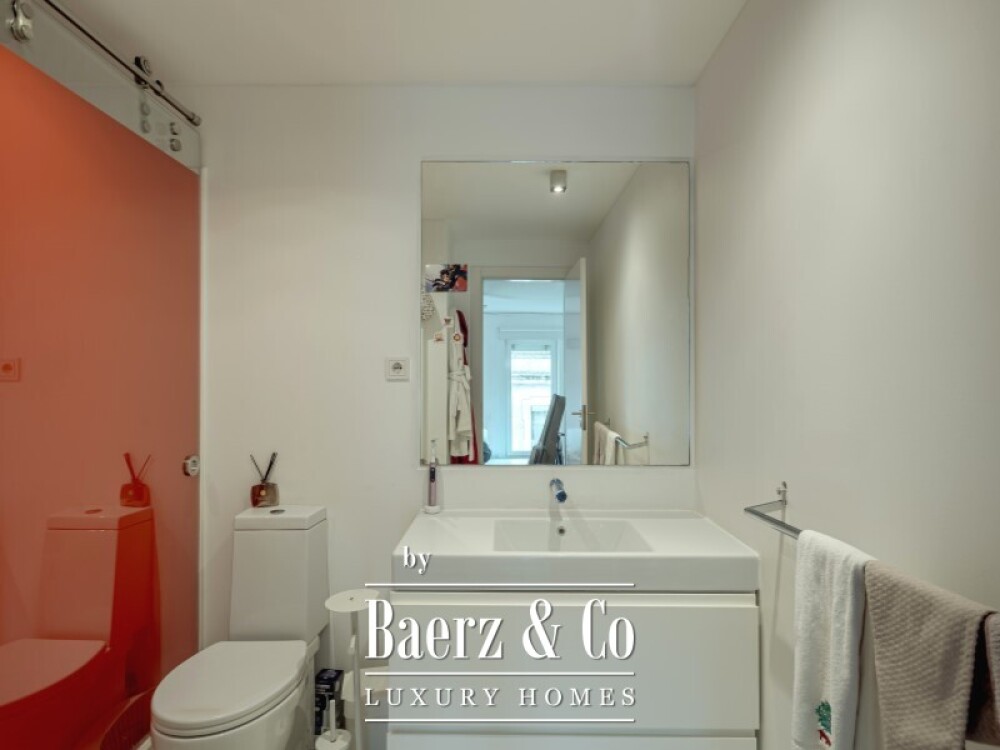 House 4 Bedrooms + 3 Sale Lisboa image