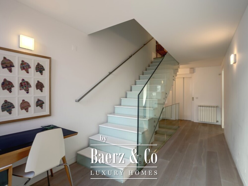 House 4 Bedrooms + 3 Sale Lisboa image