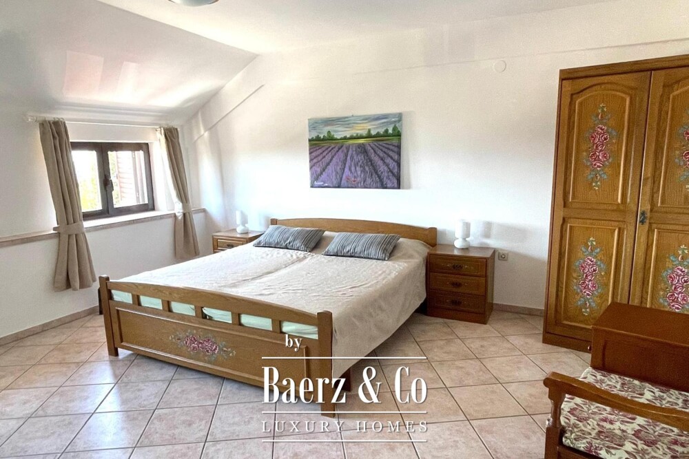Crikvenica, house with 4 apartments and 2 commercial units in the town centre with sea view image