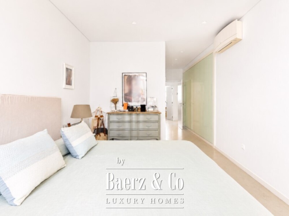 3 Bedroom Apartment with Estrela Basilica View | 138 m² | 2 Garage Spaces | Storage Room image