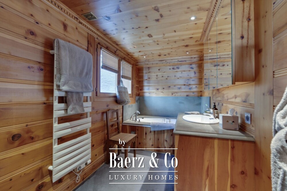 8 ROOM CHALET - MAGNIFICENT VIEW image