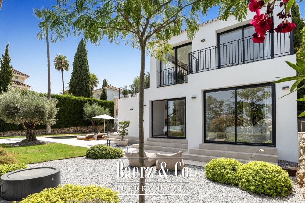Villa - Nueva Andalucia - Marbella - Ref: 8737 image
