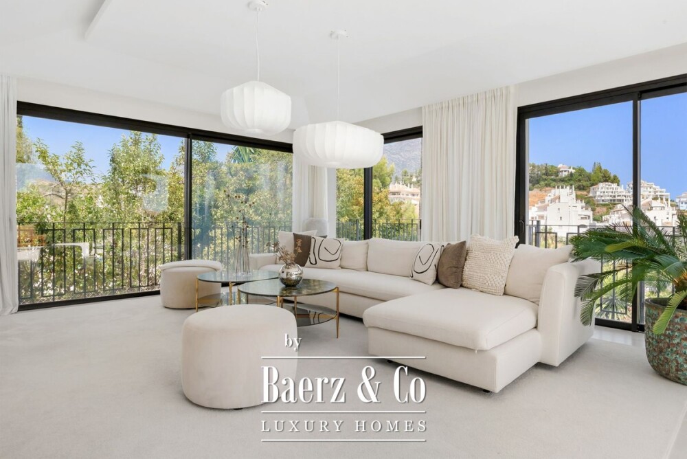 Villa - Nueva Andalucia - Marbella - Ref: 8737 image