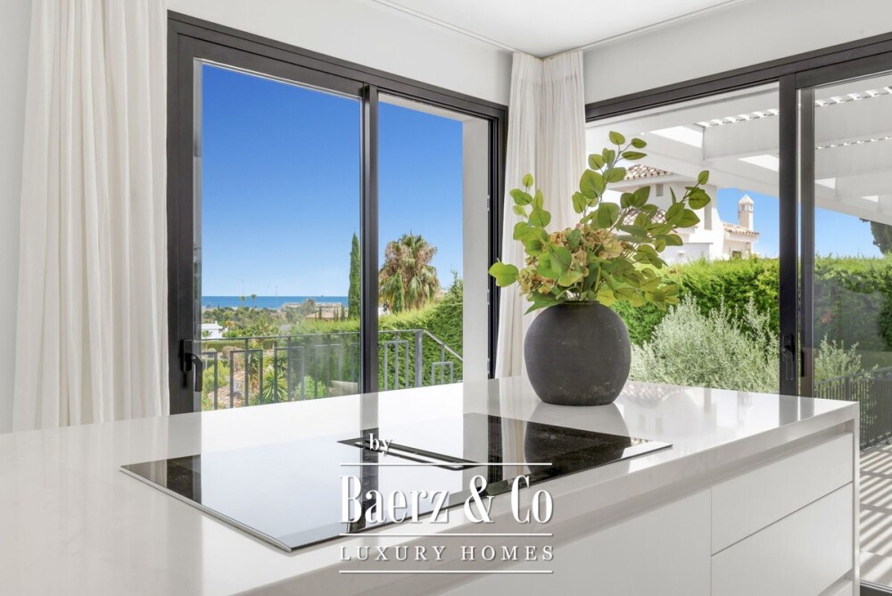 Villa - Nueva Andalucia - Marbella - Ref: 8737 image