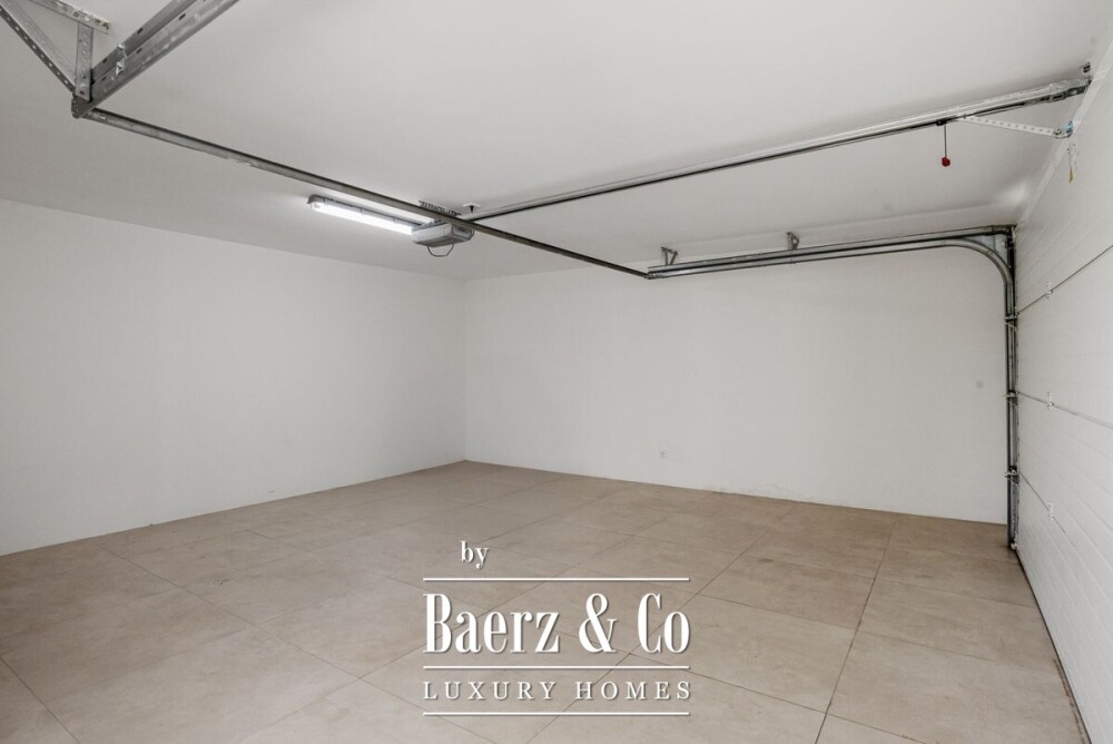 Villa - Nueva Andalucia - Marbella - Ref: 8737 image
