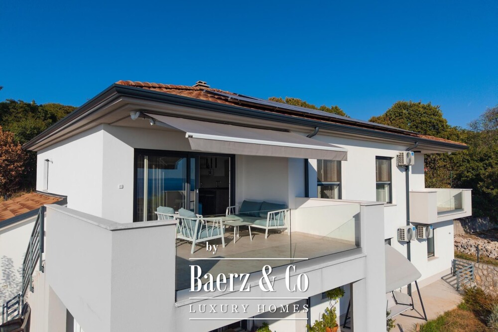 Kostrena, a house with a swimming pool and a stunning open sea view image