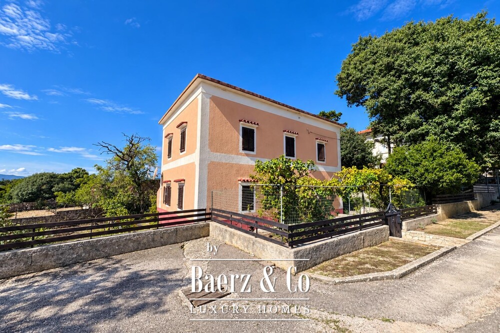 Island of Cres, Punta Križa, 280 m² house for renovation on a spacious 3,150 m² plot image