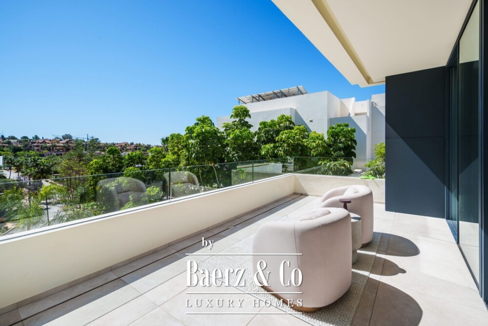 Villa - New Golden Mile - Estepona East - Ref: 8739 image