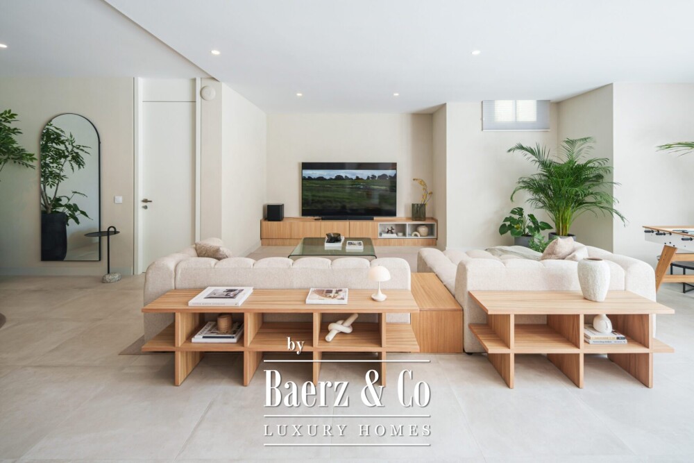 Villa - New Golden Mile - Estepona East - Ref: 8739 image