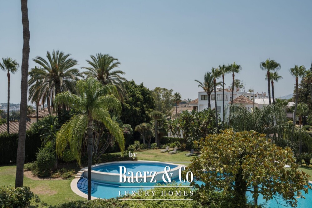 Apartment - Nueva Andalucia - Marbella - Ref: 8740 image