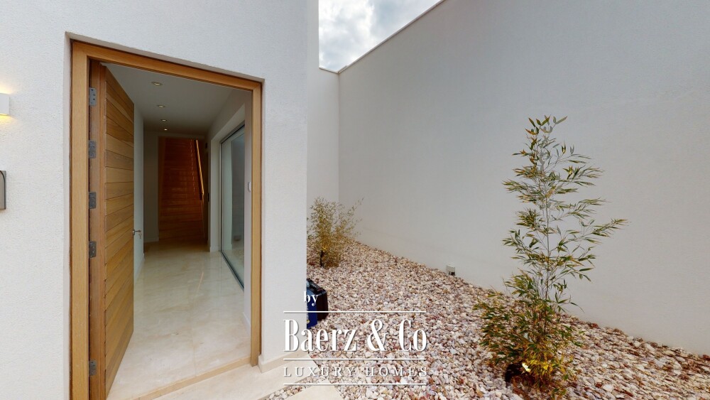 Blue Sky Exclusive Collection – key ready 5 bedroom beachfront villa with infinity pool and lift, Pervolia (villa 4) image