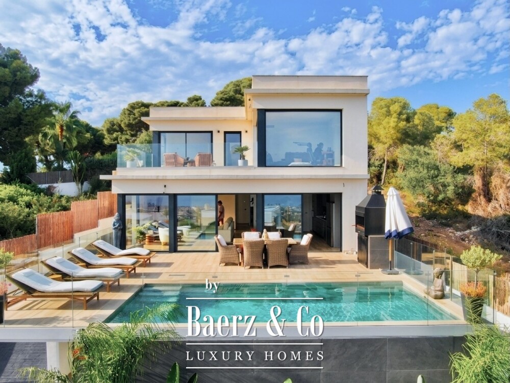 Contemporary Villa with Panoramic Mediterranean Sea Views in Cunit image
