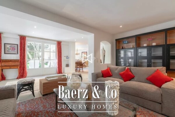 photo 8 Beautiful architect's property in a lush environment