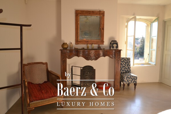 photo 37 Historic manor house overlooking Mont Ventoux