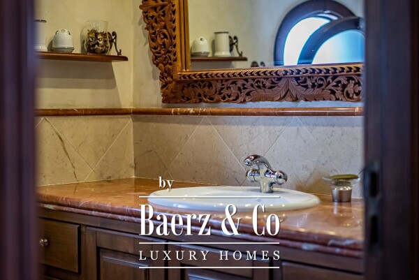 photo 27 Villa - Marbella East - Ref: 8192