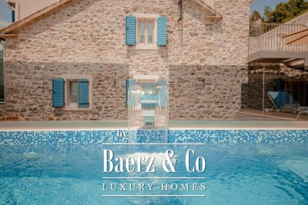 photo 5 Waterfront Villa with Beach & Pool