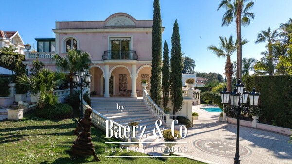 photo 3 Magnificent property close to the sea in Cap D'Antibes.