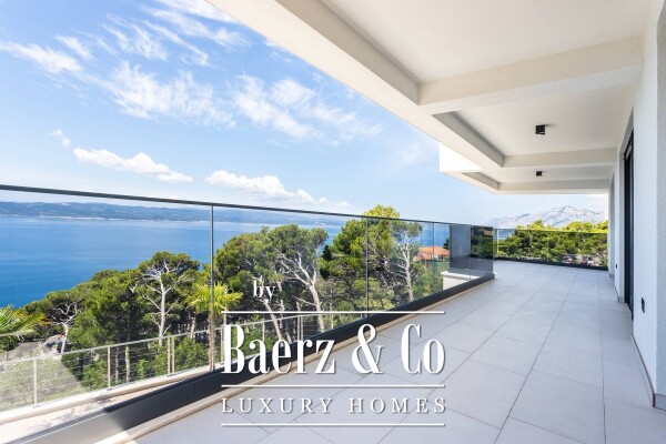 photo 5 Brela, an imposing villa with a panoramic view