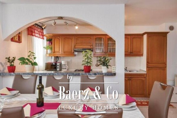 photo 4 Pula, apartment house with a swimming pool on a landscaped garden, 350 m from the sea