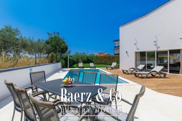 photo 4 Medulin, Pomer, modern detached house NKP 400 m2 with swimming pool near the sea