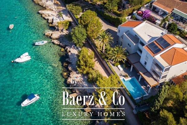 photo 9 Split, Čiovo, modern villa/boutique hotel with 8 apartments, first row to the sea