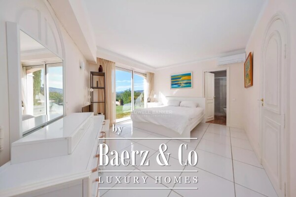 photo 10 Beautiful villa located in a quiet area with panoramic view