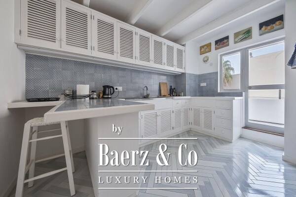 photo 6 Bright Penthouse with large private Roof Terrace and Port views