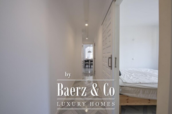 photo 8 Bright Penthouse with large private Roof Terrace and Port views