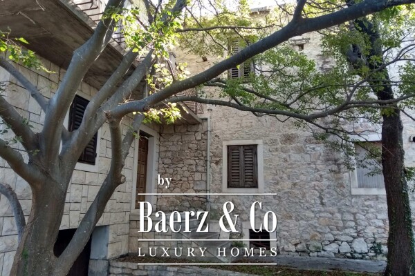 photo 4 Island of Brač, Sutivan - stone house on the beach