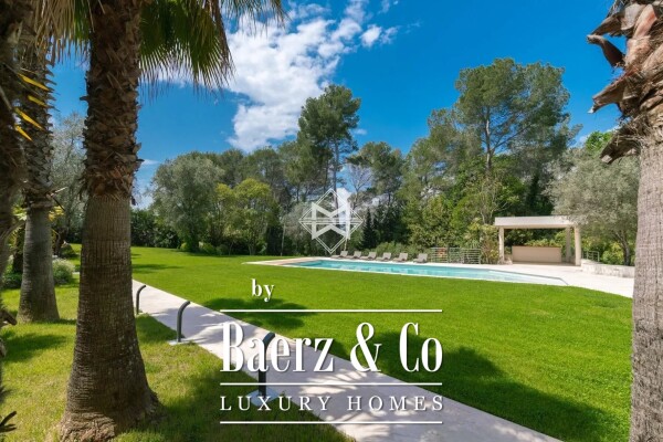 photo 2 Contemporary villa in a prestigious estate in Mougins