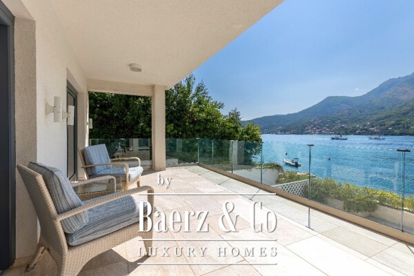 photo 4 Luxury Villa in Tivat Municipality next to the Sea