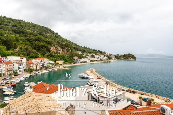 photo 10 Drašnice, a beautiful apartment house, second row from the sea