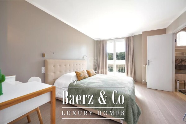 photo 10 Beautiful property with sea views