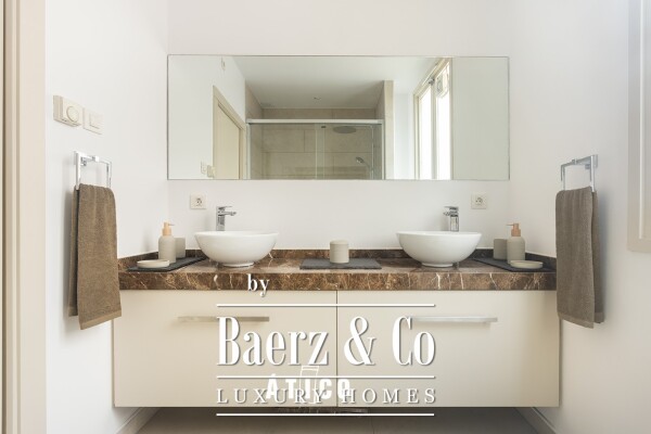 photo 25 Penthouse for sale in Ciutat Vella