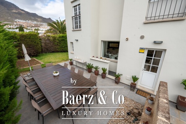 photo 17 Luxurious villa in central area Tenerife south