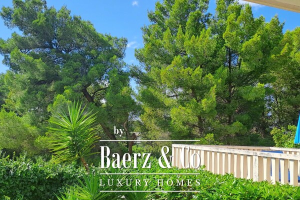 photo 6 Supetar, beautiful stone villa with 6 apartments near the sea