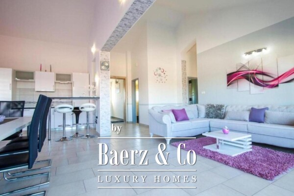 photo 6 Šibenik area, house with swimming pool, 6 rooms on two floors, 285 m2