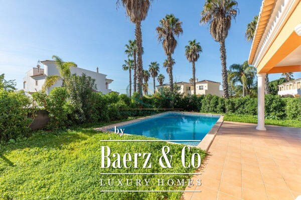 photo 4 Beautiful luxury home in Almancil, Almancil