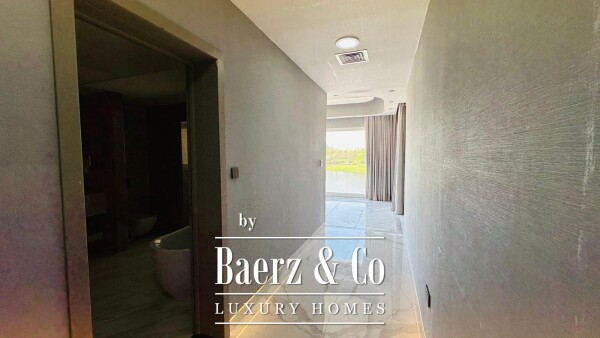 photo 13 Luxury Villa in Jumeirah Park with Canal View