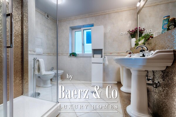 photo 5 Vis, comfortable two-storey apartment with a beautiful terrace, 1st row to the sea