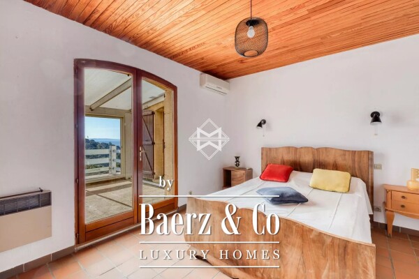 photo 8 Villa in Harmony with Nature - Le Lavandou