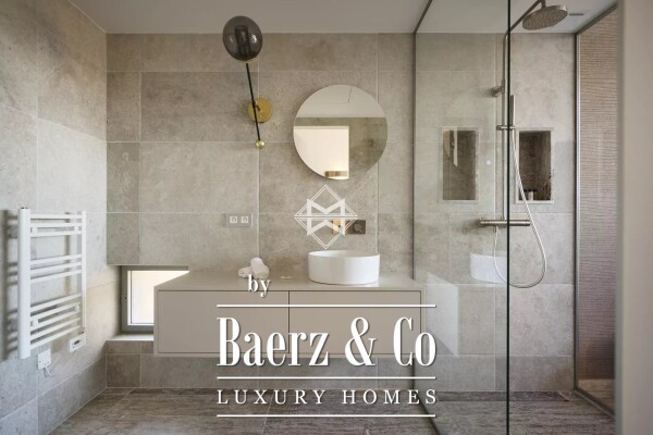 photo 13 Modern house within a gated community close to the beach.