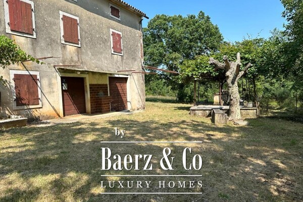 photo 15 Istria, Vižinada, an authentic Istrian estate with stone houses