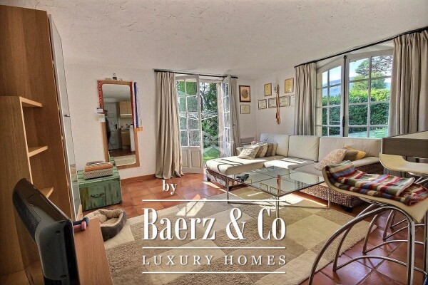 photo 9 Provençal house with sea view in sought-after estate