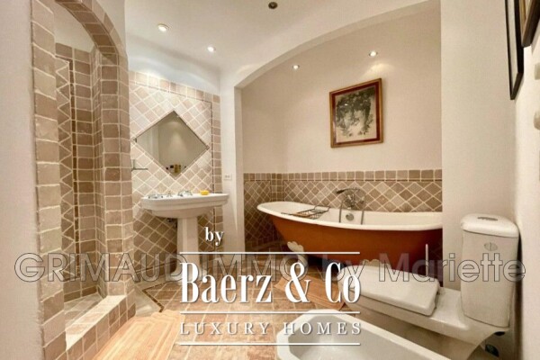 photo 10 beautiful property with 5 bedrooms, swimming pool and poolho