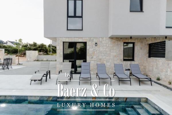 photo 3 Pag, Mandre, urban villa with swimming pool and sea view