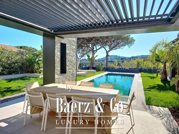 photo 2 Sea view villa with mirror pool